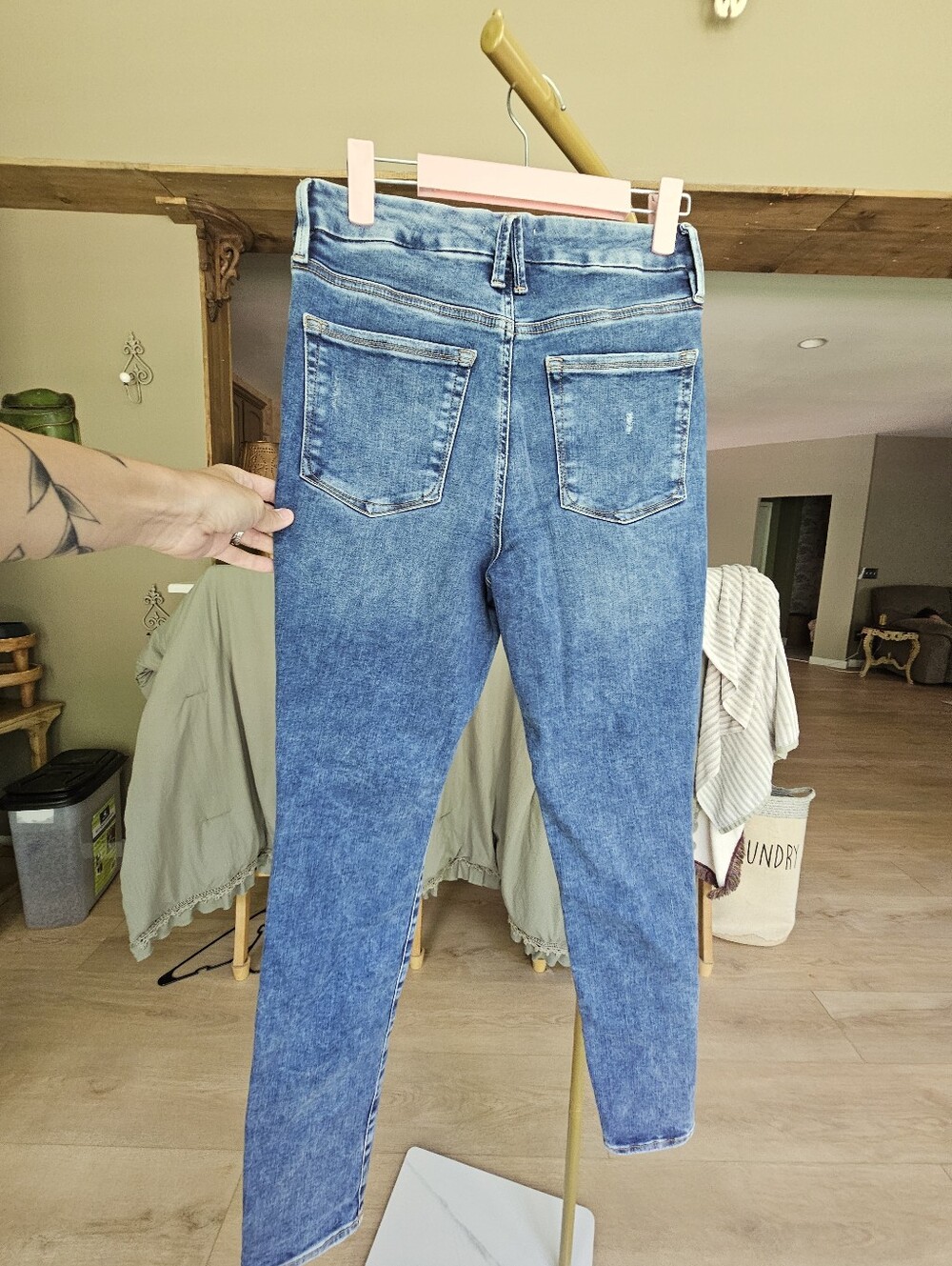 Good American Good Legs Always Fit Distressed Skinny Jeans 6-12 - Picture 5 of 7